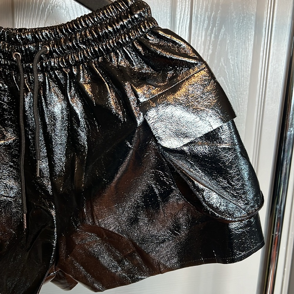 Short - Picture 2 of 8